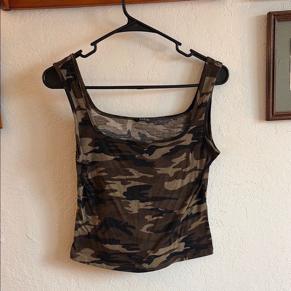 Camo Crop Tank Top